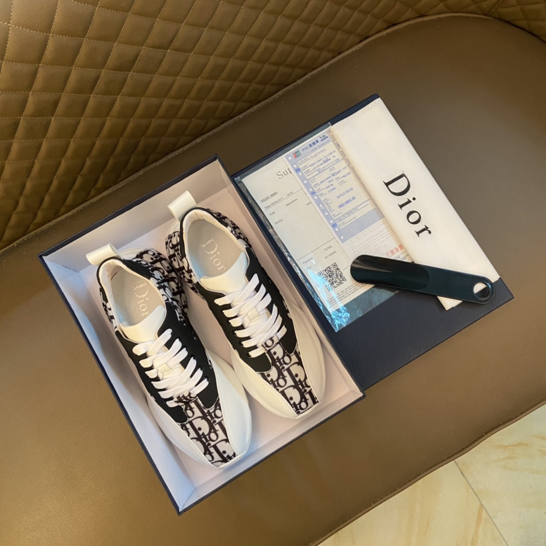 J5 最高版本官网一比一最高版Dior 迪奥  2022走秀四季款运动系列著名演员网红身穿超火设计了多款以法国艺术家妮基·圣法尔Niki de Saint Phalle的雕塑作品为圆环圆,材料 面料：进口原版牛皮面帆布.原版内大底：原版大底 男鞋码数：38～44 45订做,一系列颜色花纹选,长期可供天猫 淘宝 抖音直播 黑色白色 灰色
