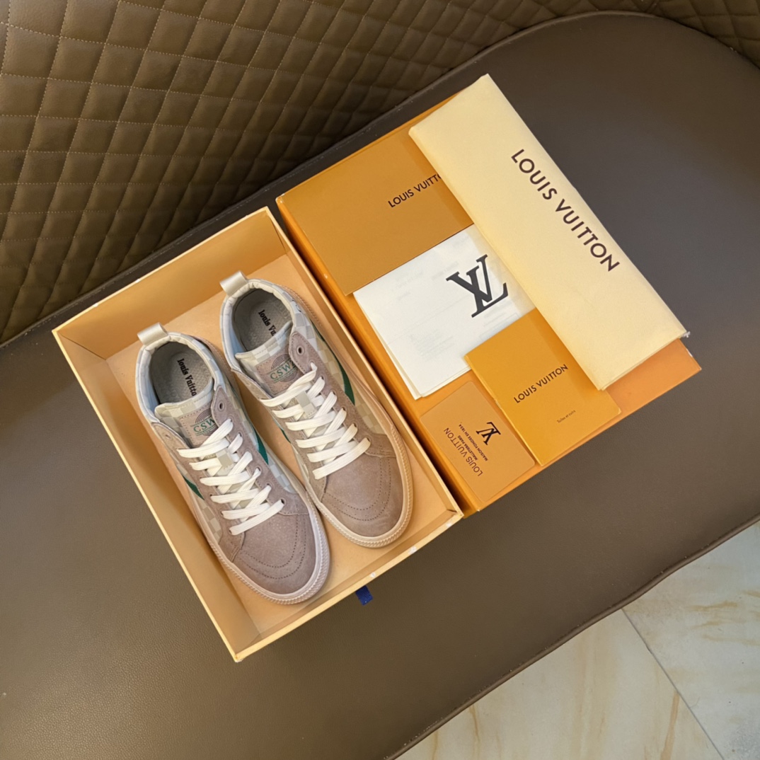 I5 LOUlS VUlTTON 路易威登～独特现休闲风.LV专柜代购休闲鞋 男士2022专柜同步发售,意大利进口品牌精选头层意大利牛皮.牛皮内里 拒绝脱色磨脚鞋底：原厂特供原版底实物更赞 适合户外司机驾车完美 男装男鞋码数：38-44 45可定做 白色 选一系列图案 潮牌
