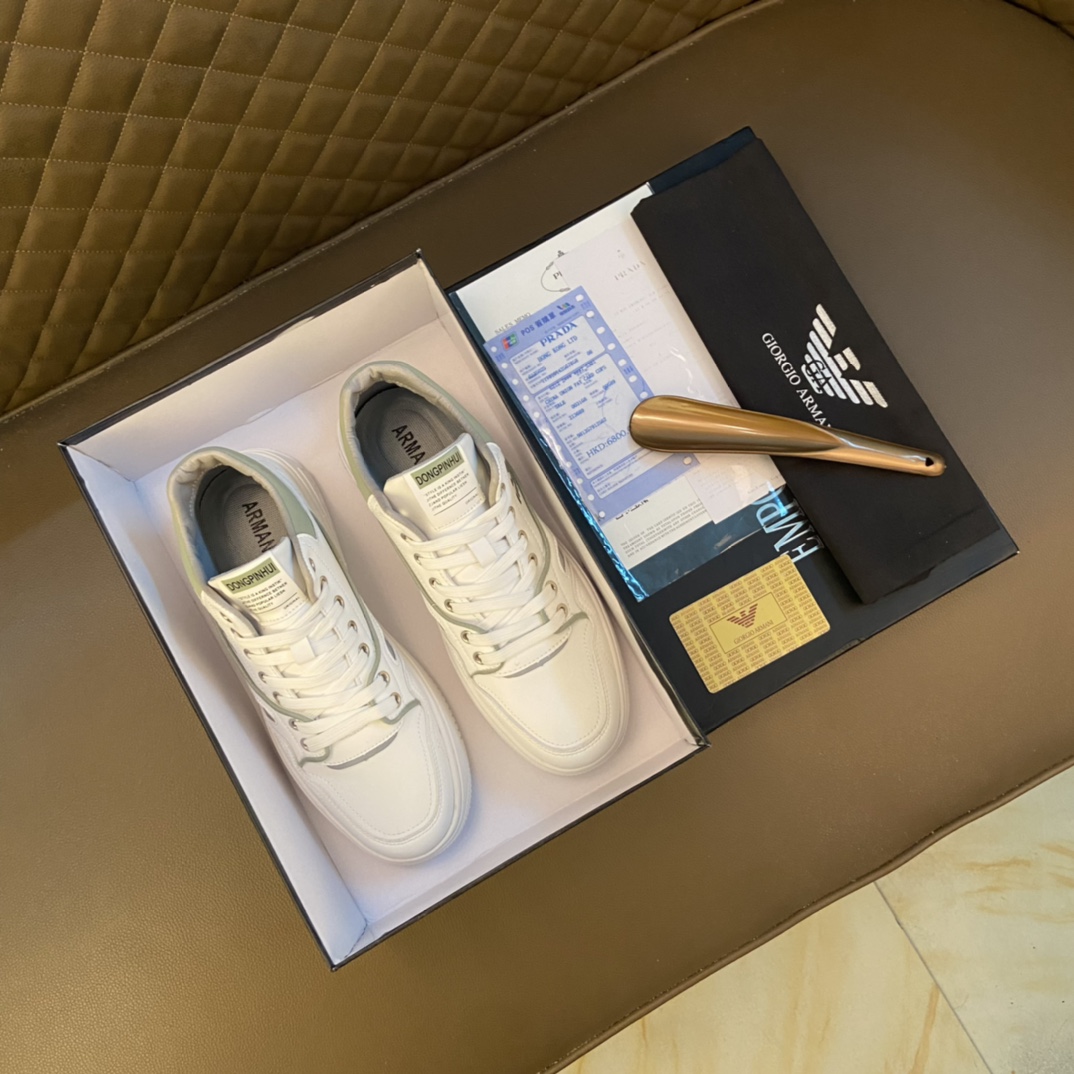 I5 Armani 阿玛尼  原版专柜潮鞋 鞋面意大利进口特殊材质原版面料,原版 内里,潮男年轻人必备,欧美时尚风格,无论走到那你都是亮点.1:1复刻 运动风,原单 Armani 阿玛尼 印图 懒人套脚必备 原版运动底 精品打造 适合司机驾车出行 款式简单而不失奢华,百搭,让你走到那都是亮点,男鞋码数：38-44 45定做 白色 选