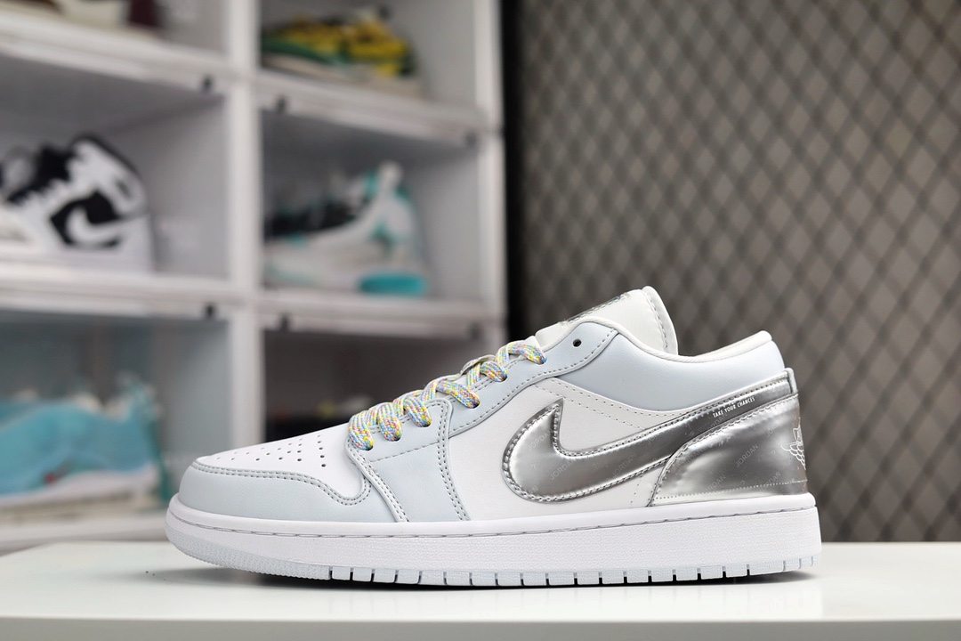 H0 公司级Air Jordan 1 Low 白银撕撕乐 七夕限定AJ1乔1低帮休闲板鞋 同步官方配色 市场唯一独家头层皮打造 原鞋原档案开发 原厂皮料 原档冲孔鞋头 正确满胶鞋垫 四线拉帮 原厂织唛标 鞋舌高弹海绵填充。官方