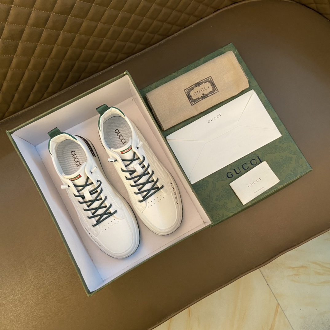 I0   Gucci  古奇 高版本潮鞋独家首发 男士2022专柜同步发售，意大利进口原版品牌精选头层柔软牛皮。羊皮内里 拒绝脱色磨脚鞋面原版电绣鞋面 原厂特供原版底， ，适合户外司机驾车出行高品质板鞋，男鞋码数 38-44 45可定做 白色 选