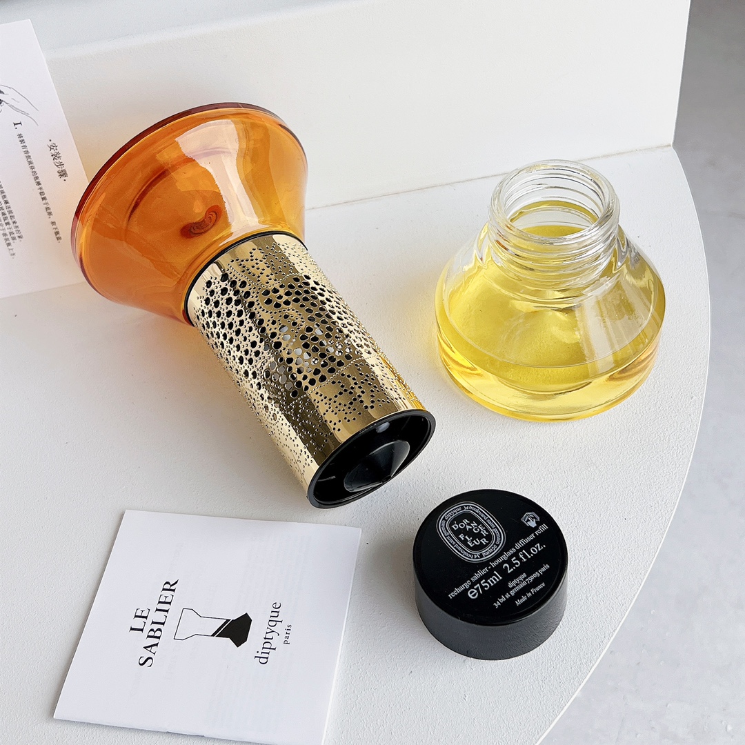 Chanel Maison Lifestyle Luxury Home Decor Blanket Tableware Bedding 7
