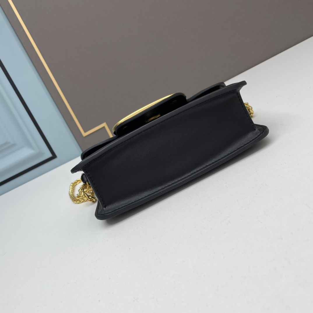 小号华家 女士MINILOCO 小牛皮新品 金属链条和细腻皮革组成别致双提柄，还可拆除变身手拿包，多重搭