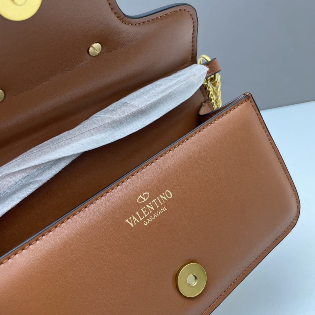 小号华家 女士MINILOCO 小牛皮新品 金属链条和细腻皮革组成别致双提柄，还可拆除变身手拿包，多重搭