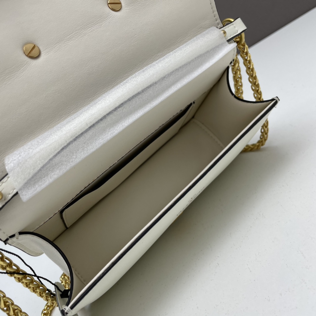 小号华家 女士MINILOCO 小牛皮新品 金属链条和细腻皮革组成别致双提柄，还可拆除变身手拿包，多重搭