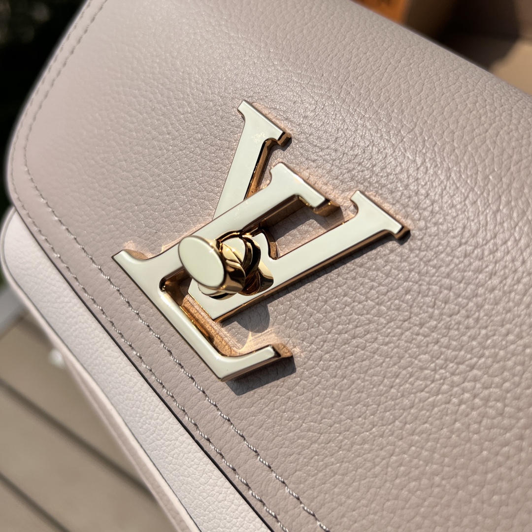 非市场普通货 进口皮料半钢五金m58554尺寸:19×13×8cmLV海外渠道资源特供❗️Lockme 