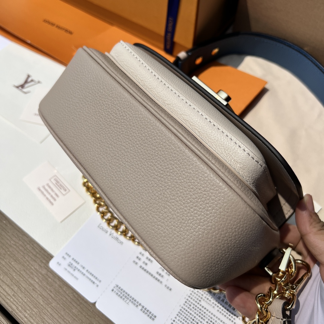 非市场普通货 进口皮料半钢五金m58554尺寸:19×13×8cmLV海外渠道资源特供❗️Lockme 