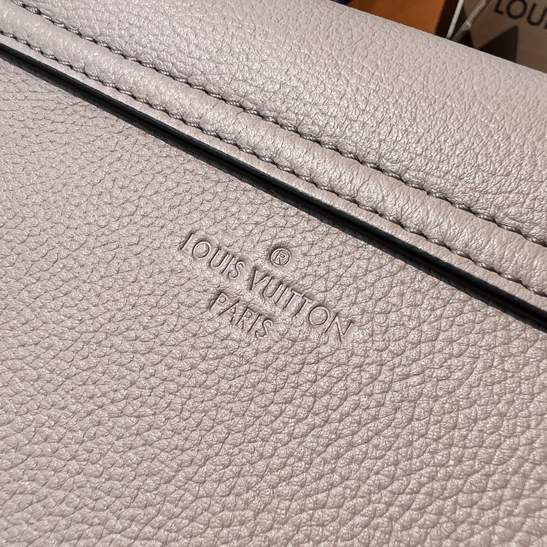 非市场普通货 进口皮料半钢五金m58554尺寸:19×13×8cmLV海外渠道资源特供❗️Lockme 