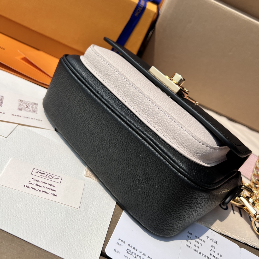 🌼 m58557尺寸:19×13×8cmLV海外渠道资源特供❗️Lockme Tender 手袋取材柔软