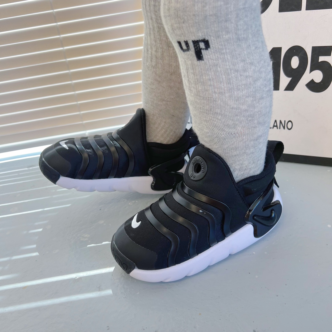 图片[2]-只要🔥 毛毛虫三代童鞋🐛一脚蹬很好穿脱，孩子很喜欢，柔软的泡棉鞋口，踩上去炒鸡舒服🤍🤍鞋口很贴脚 跑起步来也不担心会掉跟～推荐-选品中心