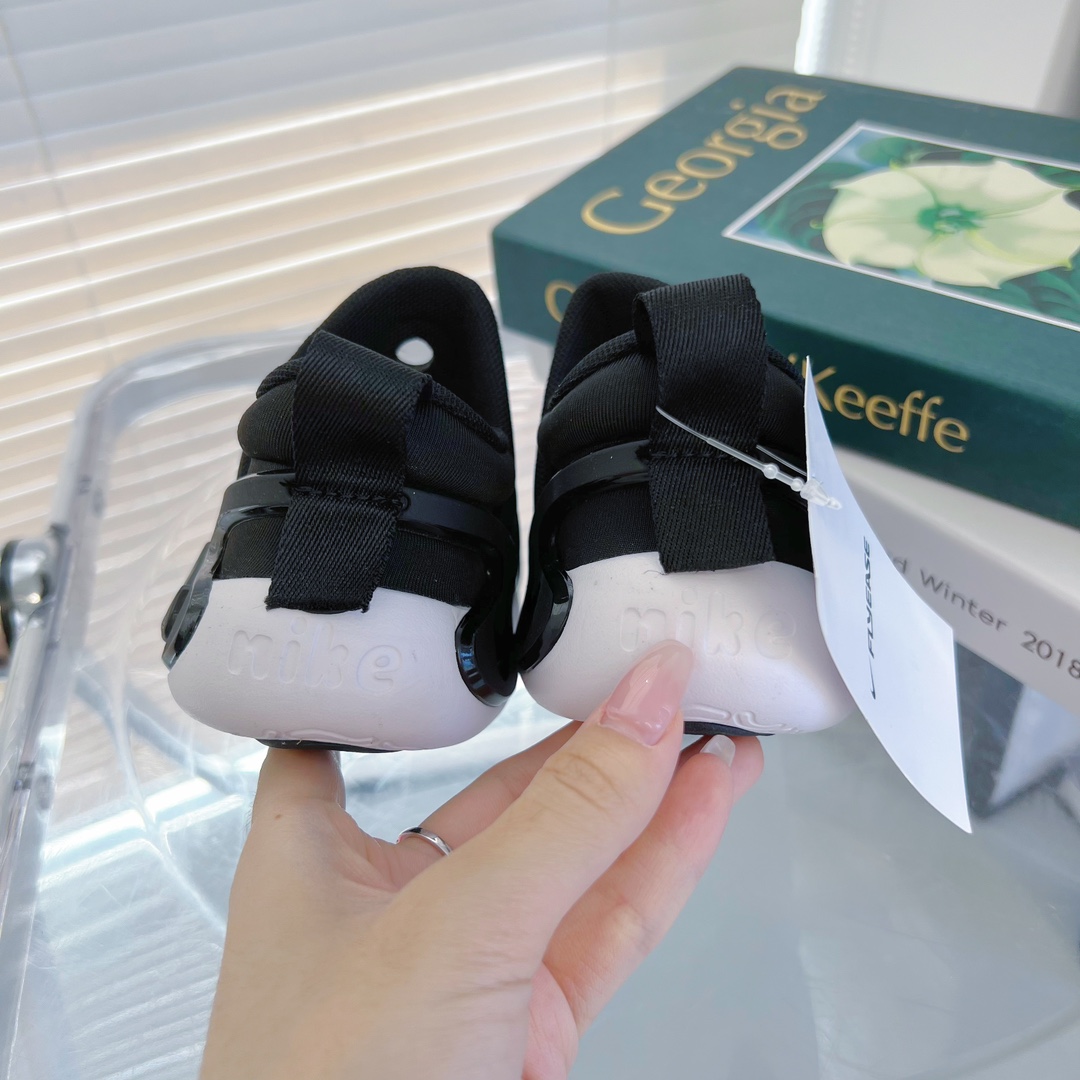 图片[9]-只要🔥 毛毛虫三代童鞋🐛一脚蹬很好穿脱，孩子很喜欢，柔软的泡棉鞋口，踩上去炒鸡舒服🤍🤍鞋口很贴脚 跑起步来也不担心会掉跟～推荐-选品中心