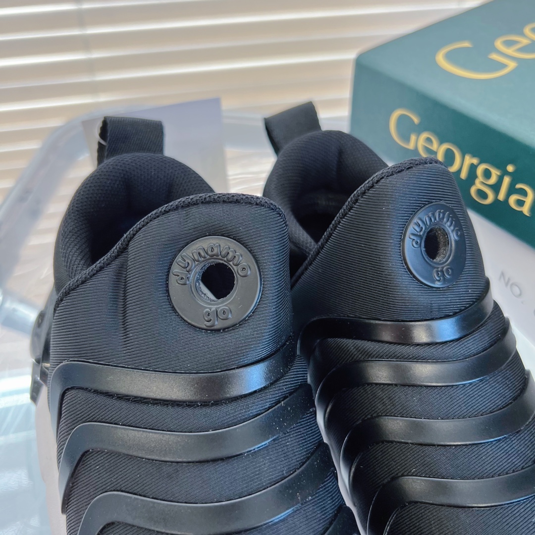 图片[6]-只要🔥 毛毛虫三代童鞋🐛一脚蹬很好穿脱，孩子很喜欢，柔软的泡棉鞋口，踩上去炒鸡舒服🤍🤍鞋口很贴脚 跑起步来也不担心会掉跟～推荐-选品中心