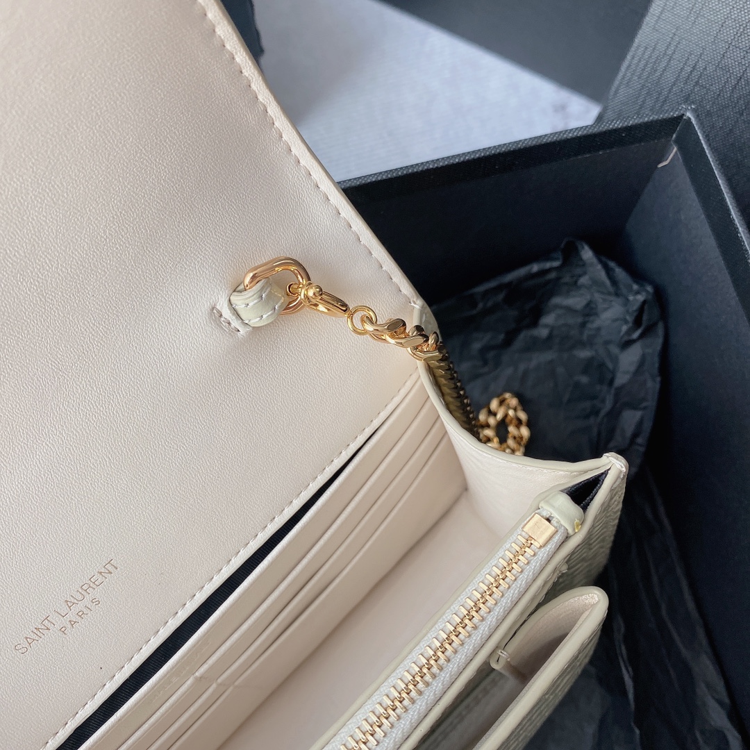 Gianvito Rossi Haute Couture Classic Luxury Handbag Shoulder Crossbody 3