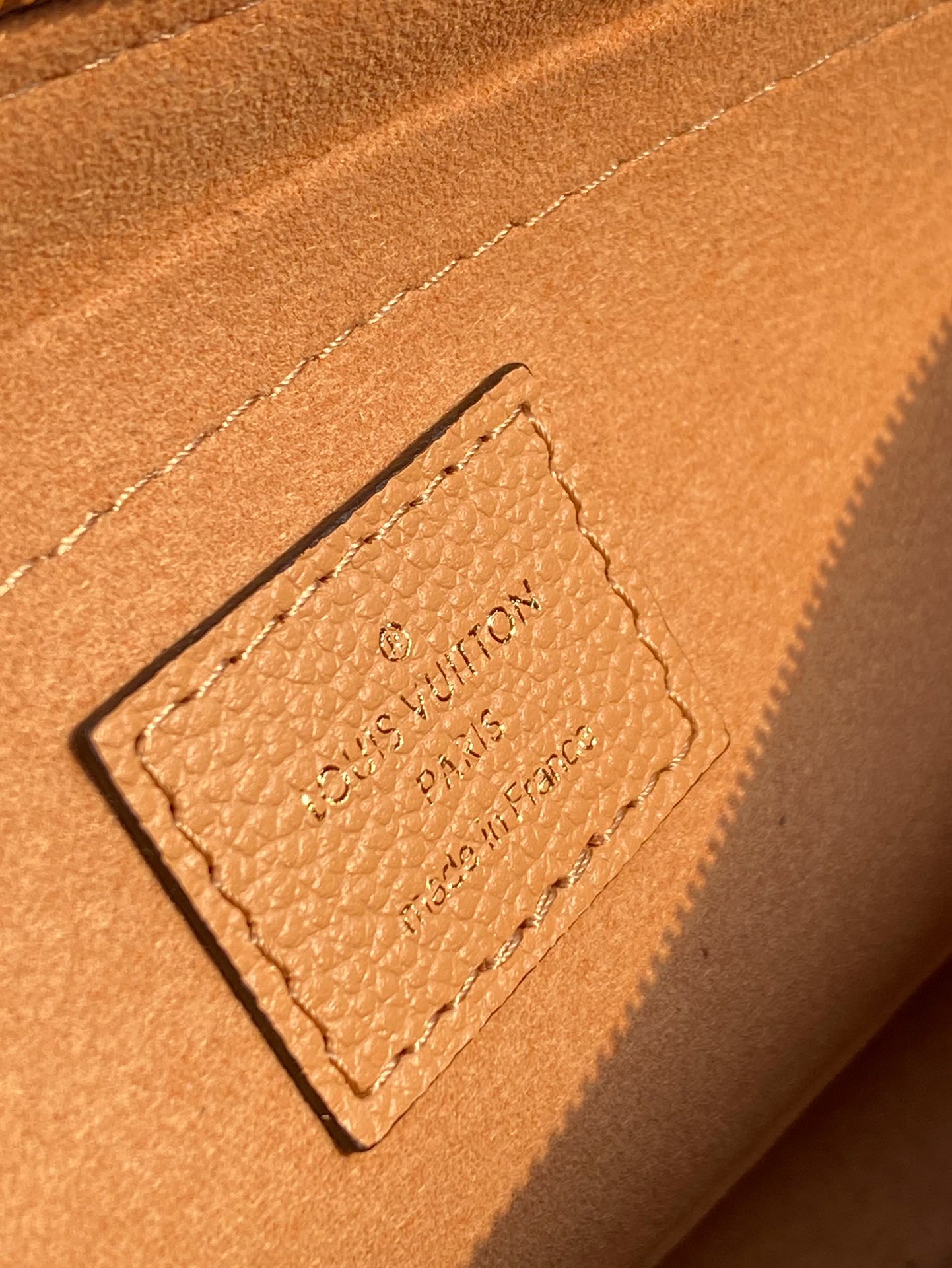 🌼 m45983尺寸25.5×14.5×4.5cm 渠道保障 入秋第一杯焦糖拿铁心LVMuti 🌼Poc