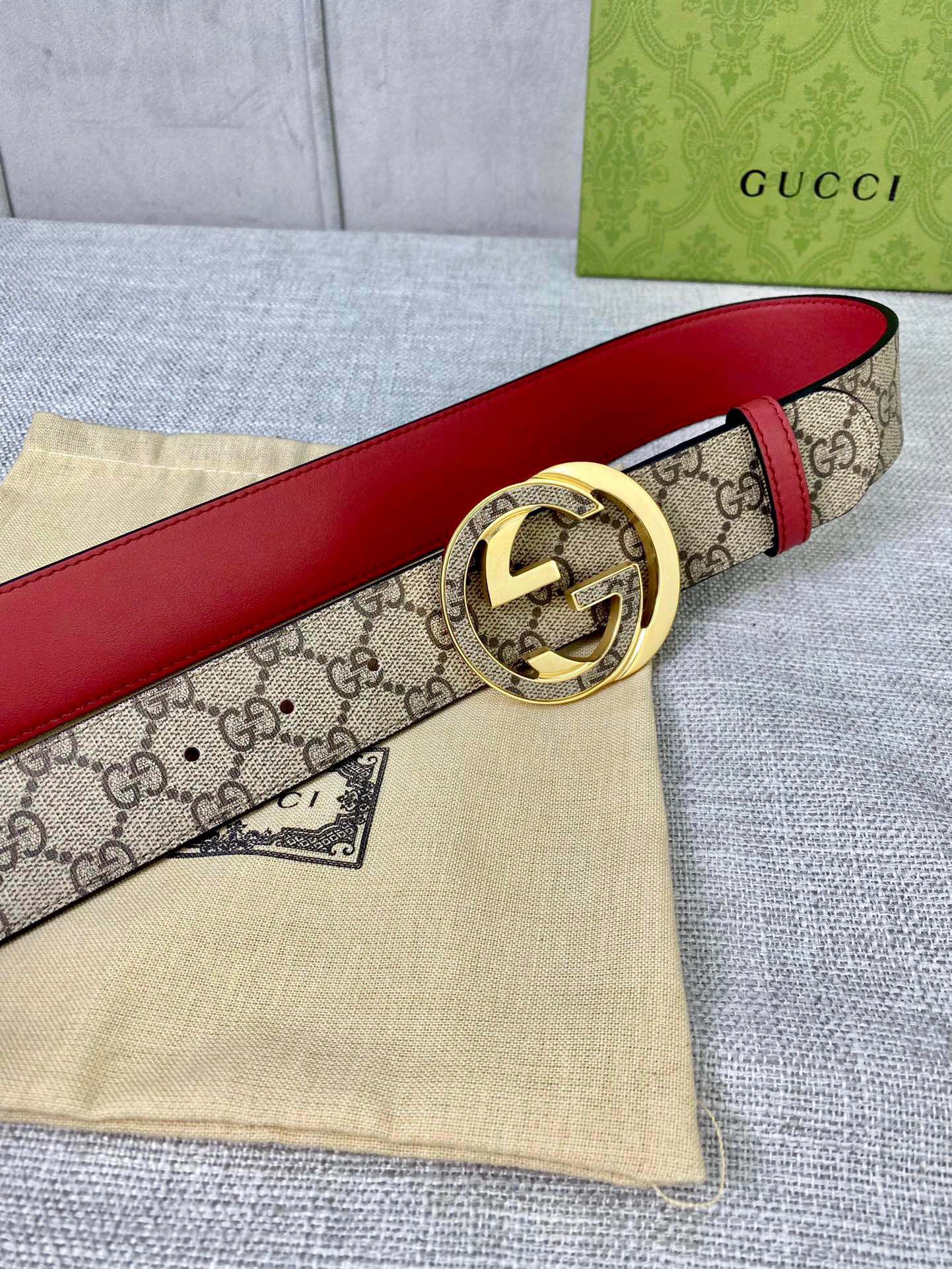 宽度4.0cmgucci双面腰带一侧