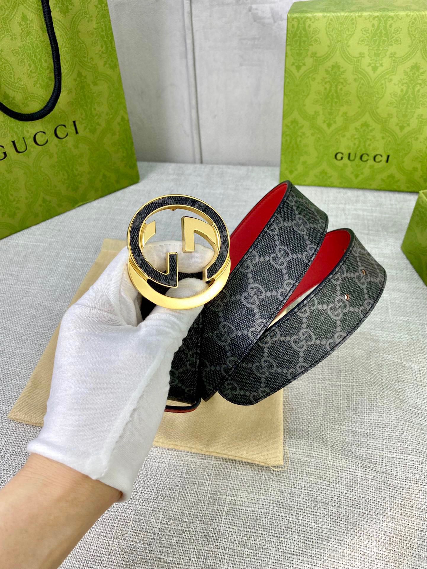 宽度4.0cmgucci双面腰带一侧