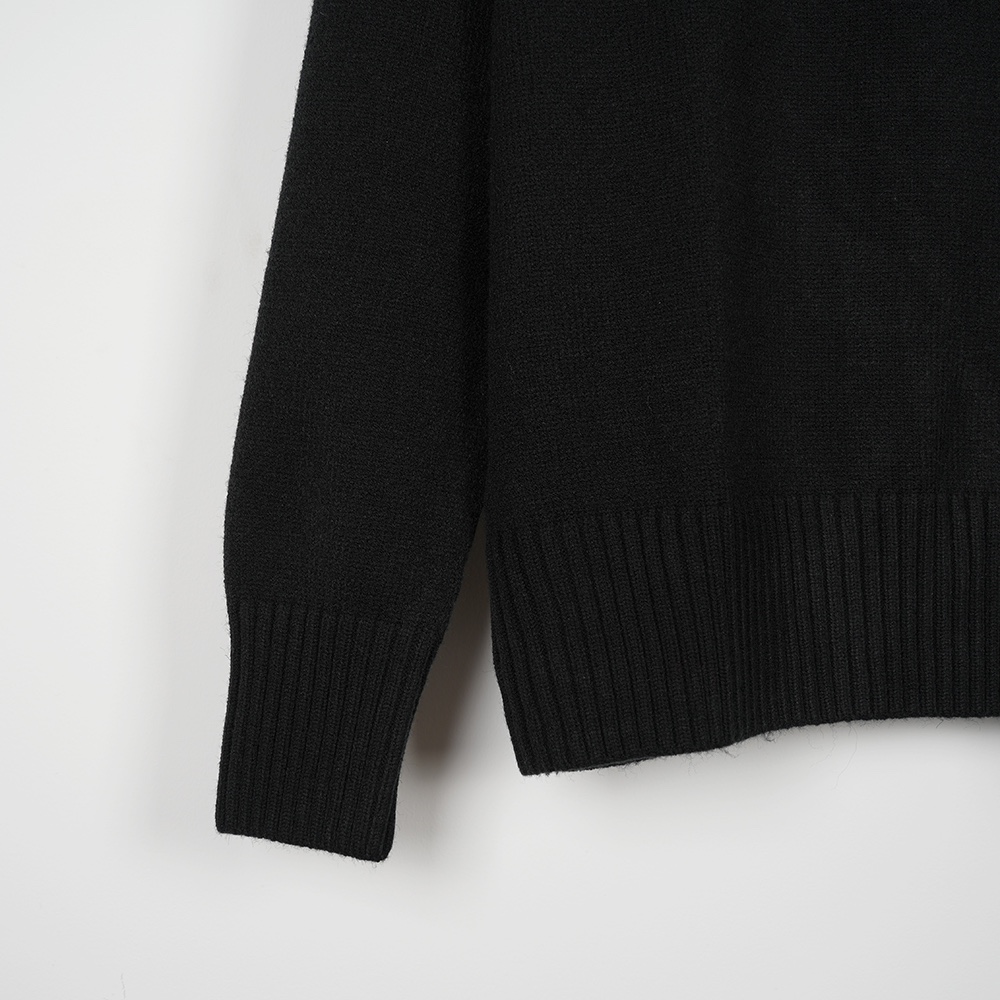 High-End Women’s Clothing: Ami’s Oversize Wool Knits with Twilight Collars - 图片 5