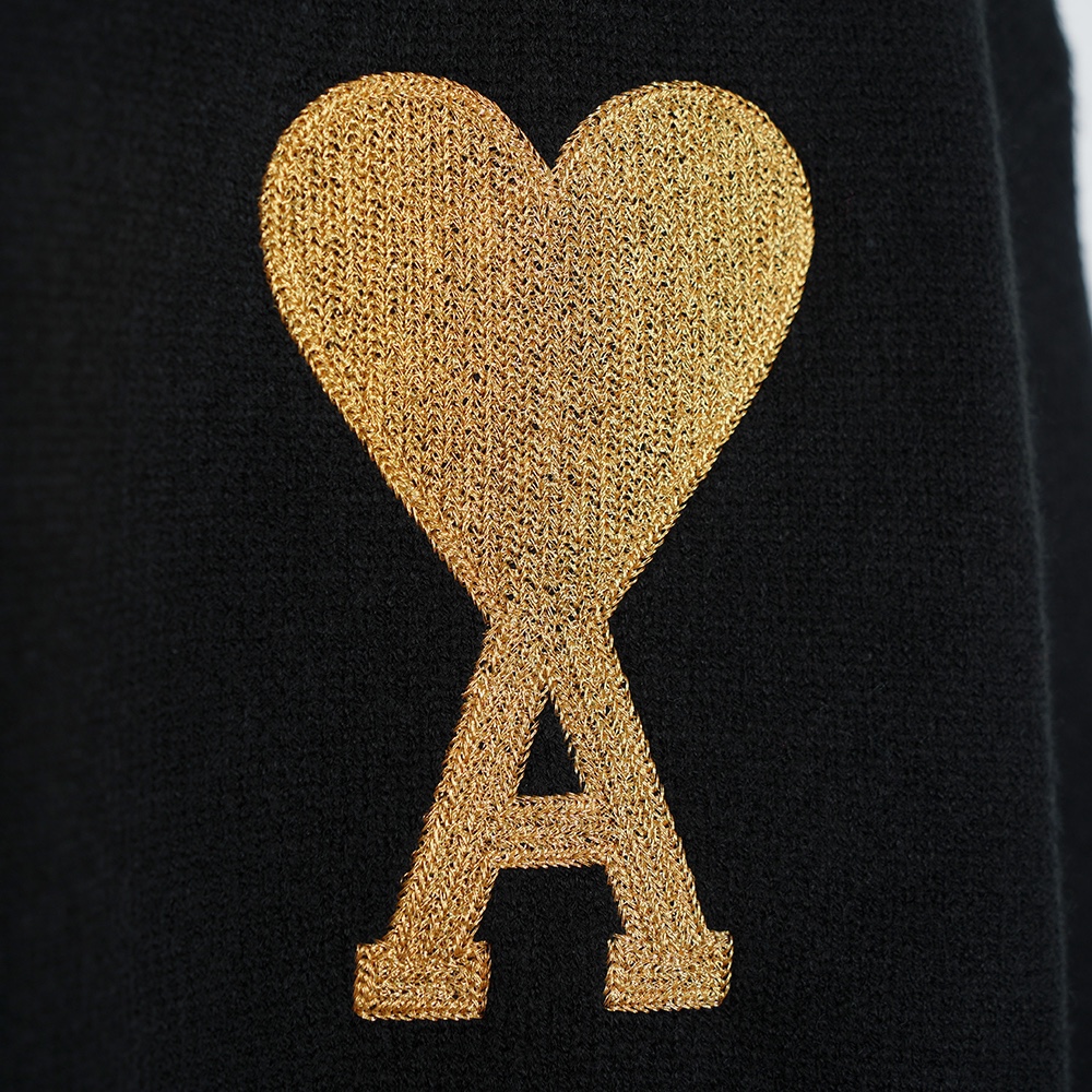 High-End Women’s Clothing: Ami’s Oversize Wool Knits with Twilight Collars - 图片 6