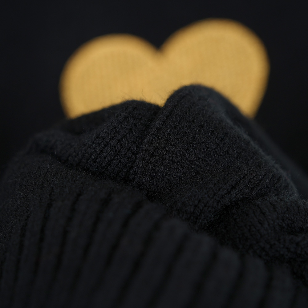 High-End Women’s Clothing: Ami’s Oversize Wool Knits with Twilight Collars - 图片 7
