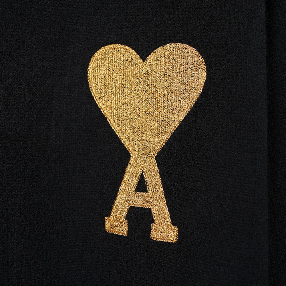High-End Women’s Clothing: Ami’s Oversize Wool Knits with Twilight Collars - 图片 4