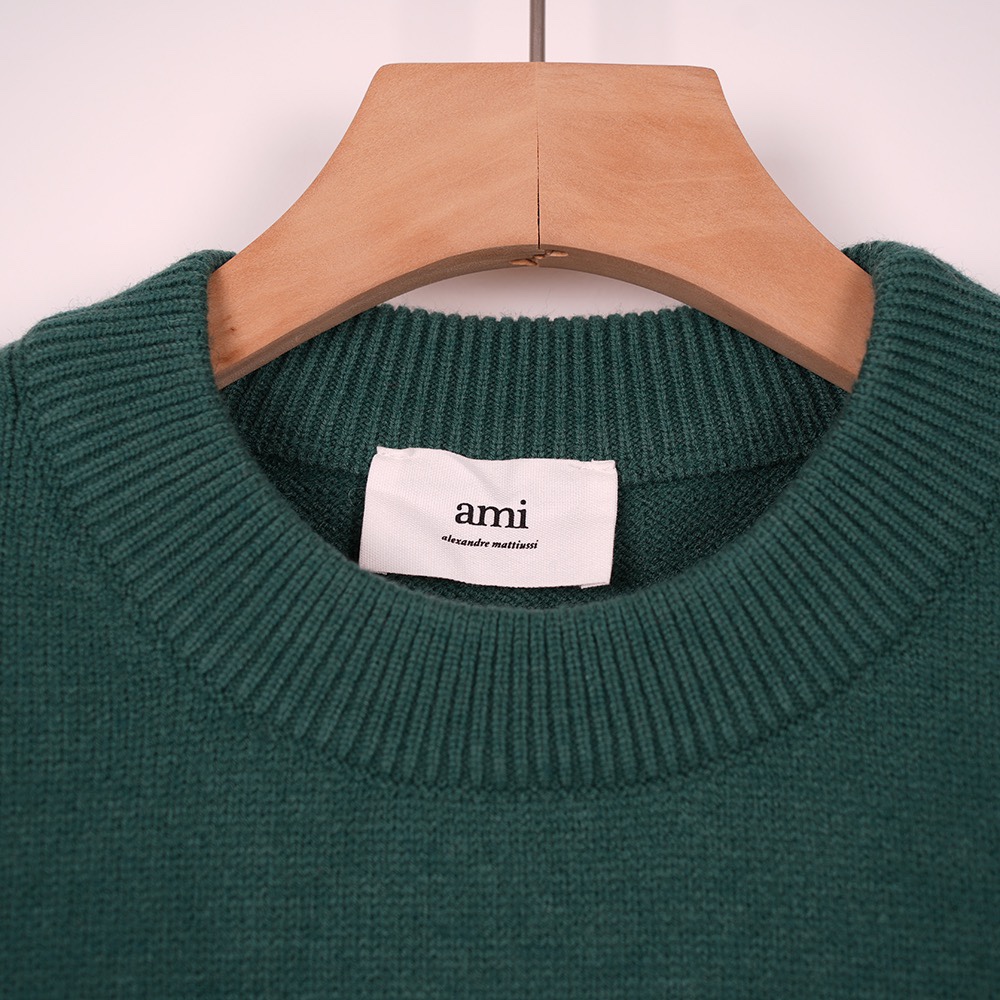 High-End Women’s Clothing: Wool Knit Twilight Collar Pack with Classic Oversized Design - 图片 3