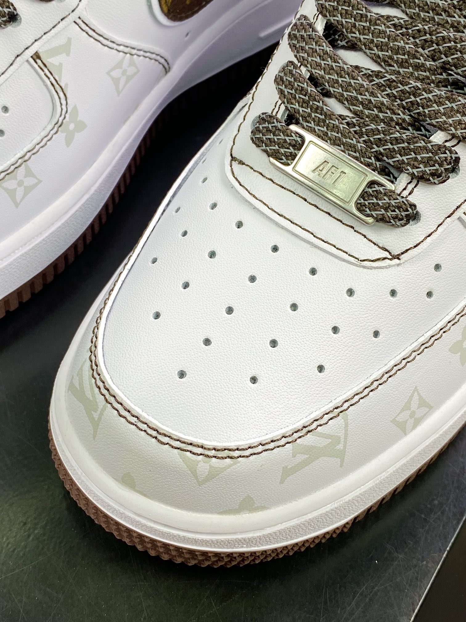 260 Air Force 1 07 LV8”White/Brown/Grey/LV Monogram”空军一号BS8805-601