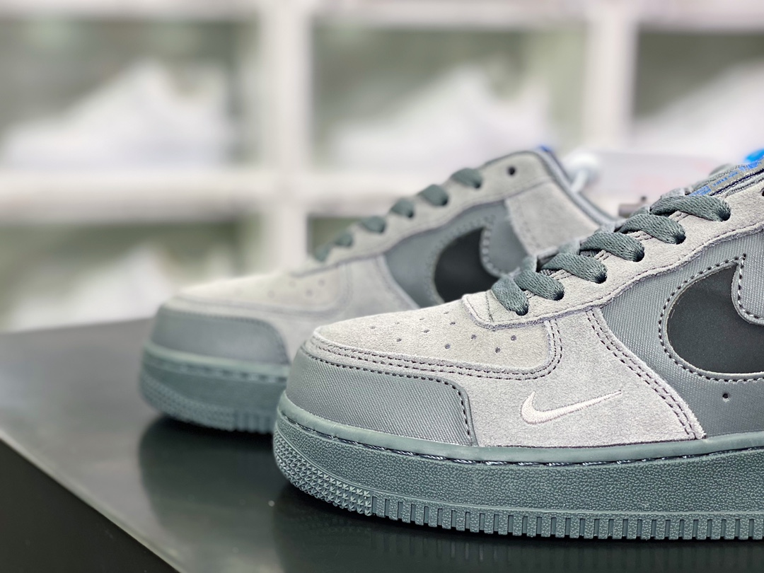240 Air Force 1 ′07 Low Premium”Cut Out Swoosh/Grey”空军一号DO6709-002