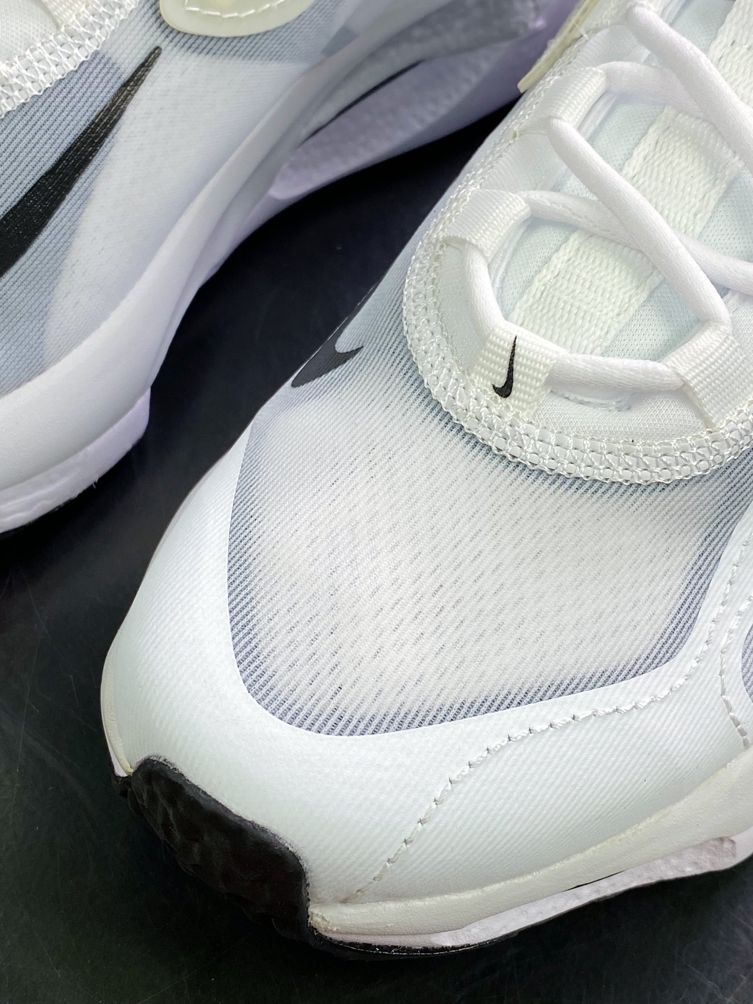 220 Nike Spark Flyknit”White/Black”火花系列前卫增高低帮休闲运动慢跑鞋DZ2757-003