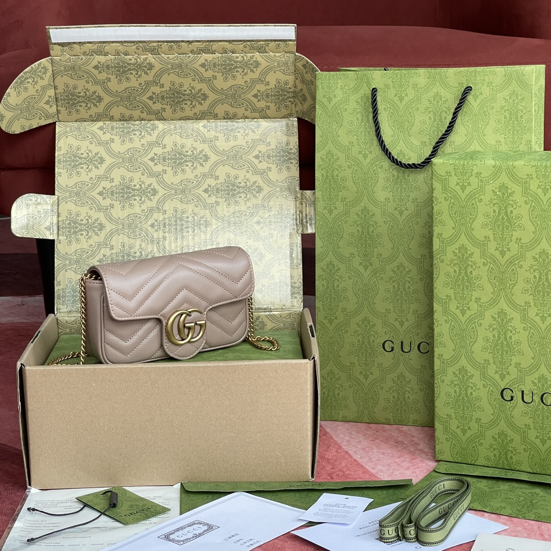 Gucci Bag Collection crafted with premium materials and signature design 2