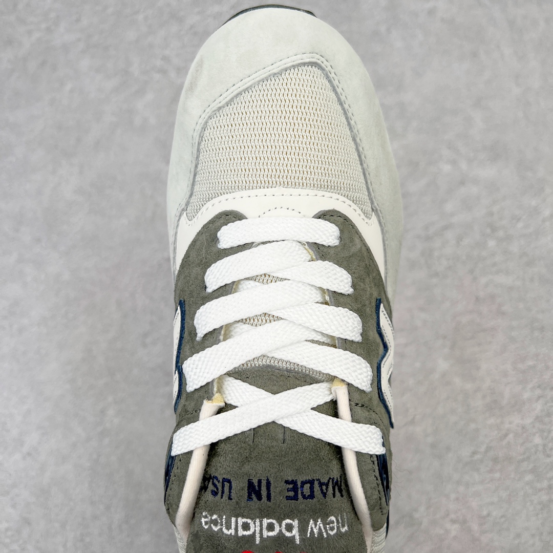 图片[4]-＃K版纯原 New Balance M998 Made in USA NB新百伦高端美产血统系列经典复古休闲运动慢跑鞋 NB998 诞生于 1993 年，作为第一双使用 ABZORB 缓冲材料的鞋款，一经发售就受到大量消费者的热烈追捧，如今已经成为了历久不衰的经典代表鞋款之一。原楦原数据开发版型 以优质面料制成鞋面结构。鞋面采用经典网眼布材质，辅以绒面革覆盖，带来更加清爽舒适的穿着体验。鞋舌上标记的 \\\”998\\\” 字样增强鞋款辨识度的同时，为鞋款注入更多动人细节。鞋款采用 ABZORB 缓冲材料的中底，通过缓冲和压缩阻力相结合来吸收冲击，稳定性高，不易打滑，助你畅享舒适有型的运动体验。采用猪巴革组合网织鞋面材质 后跟嵌入TPU装饰条稳固 升级原装5层独立私模 尺码：36 36.5 37 38 39.5 40 40.5 41.5 42 42.5 43 44 44.5 45-选品中心