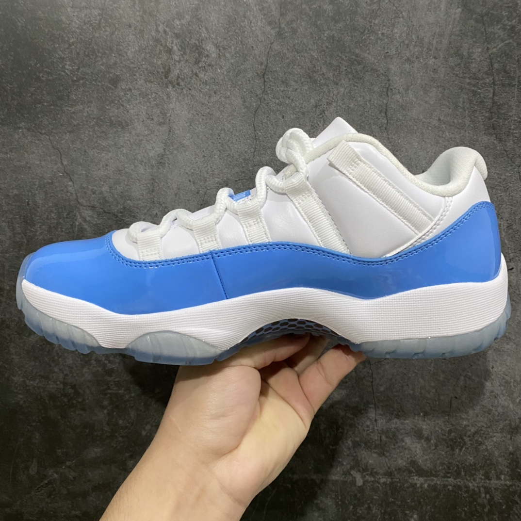 图片[2]-纯原版Air Jordan AJ11 Low 北卡蓝低帮 528895-106 新货无氧化 原楦原档案数据开模打造 原厂中底拉帮钢印 原厂漆皮 防冻不开裂 头层皮料 原装鞋撑 水晶大底正确色度色泽 原楦原数据刺绣 原厂车缝走线及对位 毫厘不差 飞人logo采用原数据电脑刺绣 原装正品碳纤维真实碳板 增强抗扭 原内标 原盒标 正确官方原盒 原厂防氧化水晶外底 原厂配套厂全掌solo气垫 尺码：40 40.5 41 42 42.5 43 44 44.5 45 46 47.5-选品中心