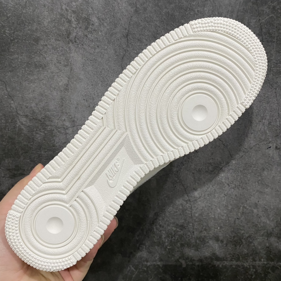 图片[9]-外贸纯原版 Nike Air Force1 X Off White AF1 OW 白皮白色艺术馆 AO4297-100 重金购入原鞋开发 耗时多个月开发打造 市面唯一使用正确批次卡色 Prime Asia 贝利原厂皮料 （与zp无色差）原楦原纸板 确保最大程度还原鞋头采用数码冲孔 清洁度完美 正确中底双色四线拉帮 侧面字体采用原厂高频工艺 多层印刷加厚处理 立体清晰 区分市面单层油墨印刷 原厂防盗扣 原档案大底 外贸客户必主推版本 尺码 36 36.5 37.5 38 38.5 39 40 40.5 41 42 42.5 43 44 44.5 45 46 47.5-选品中心