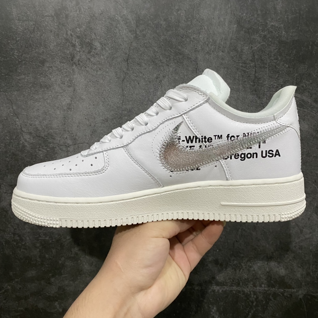 图片[2]-外贸纯原版 Nike Air Force1 X Off White AF1 OW 白皮白色艺术馆 AO4297-100 重金购入原鞋开发 耗时多个月开发打造 市面唯一使用正确批次卡色 Prime Asia 贝利原厂皮料 （与zp无色差）原楦原纸板 确保最大程度还原鞋头采用数码冲孔 清洁度完美 正确中底双色四线拉帮 侧面字体采用原厂高频工艺 多层印刷加厚处理 立体清晰 区分市面单层油墨印刷 原厂防盗扣 原档案大底 外贸客户必主推版本 尺码 36 36.5 37.5 38 38.5 39 40 40.5 41 42 42.5 43 44 44.5 45 46 47.5-选品中心