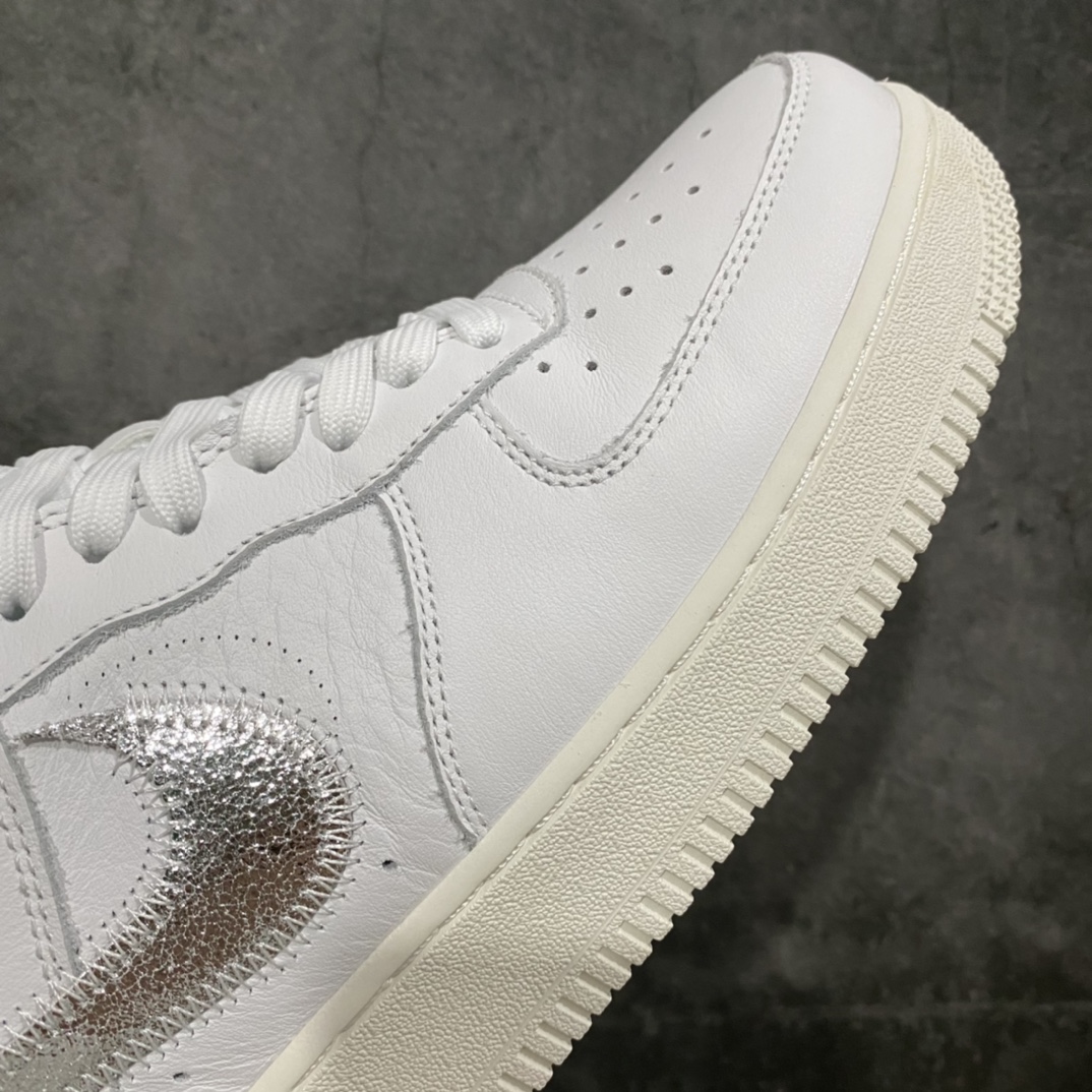 图片[6]-外贸纯原版 Nike Air Force1 X Off White AF1 OW 白皮白色艺术馆 AO4297-100 重金购入原鞋开发 耗时多个月开发打造 市面唯一使用正确批次卡色 Prime Asia 贝利原厂皮料 （与zp无色差）原楦原纸板 确保最大程度还原鞋头采用数码冲孔 清洁度完美 正确中底双色四线拉帮 侧面字体采用原厂高频工艺 多层印刷加厚处理 立体清晰 区分市面单层油墨印刷 原厂防盗扣 原档案大底 外贸客户必主推版本 尺码 36 36.5 37.5 38 38.5 39 40 40.5 41 42 42.5 43 44 44.5 45 46 47.5-选品中心