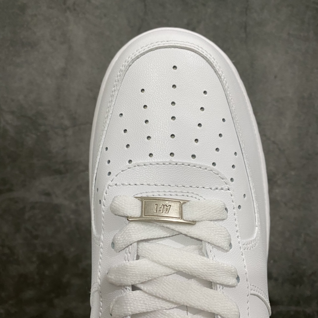 图片[5]-性价比版Air Firce 1空军纯白低帮 推荐此版本 性价比顶破天 内置气垫 裁边干净无杂质 做旧小铁片 后跟刺绣也不错 鞋垫有刷胶 鞋型也很到位 无色差 价格相当哇塞 闭眼推就行了‼️ 尺码：36-45-选品中心