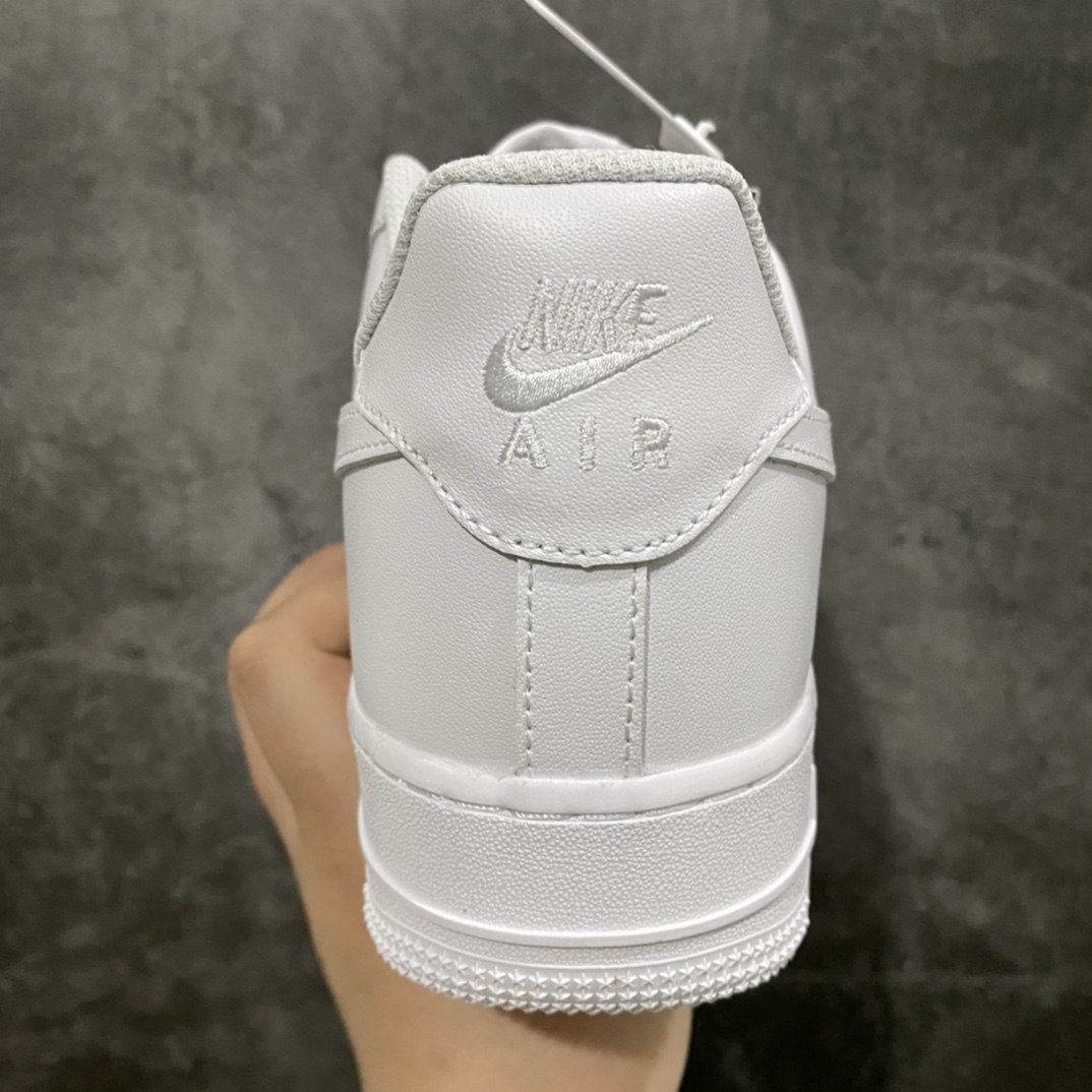 图片[4]-性价比版Air Firce 1空军纯白低帮 推荐此版本 性价比顶破天 内置气垫 裁边干净无杂质 做旧小铁片 后跟刺绣也不错 鞋垫有刷胶 鞋型也很到位 无色差 价格相当哇塞 闭眼推就行了‼️ 尺码：36-45-选品中心