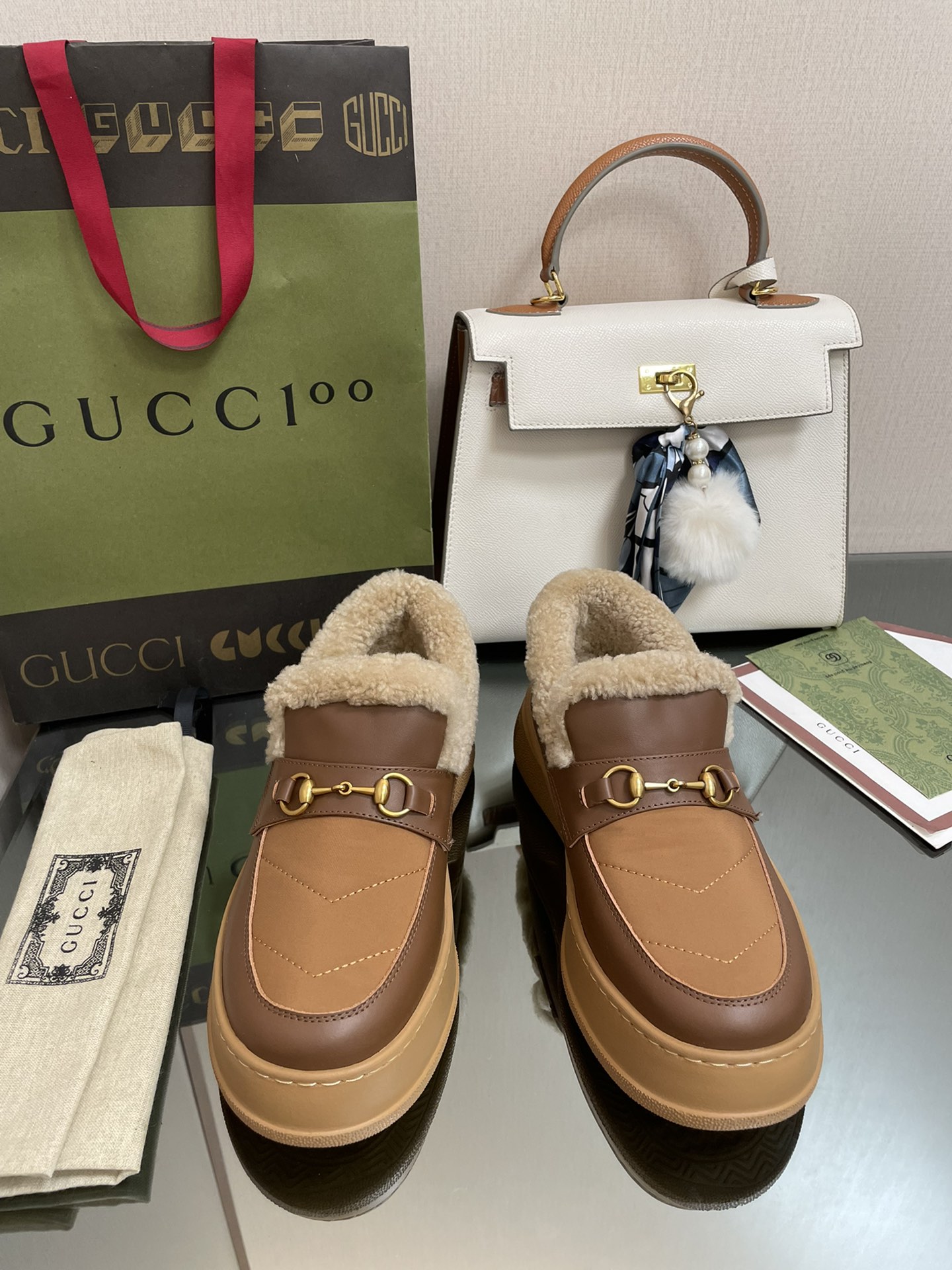 Gucci Stivali da Neve Oro Verde Giallo Ricamo Pelle di vitello bovina Gomma pecora Lana Collezione invernale