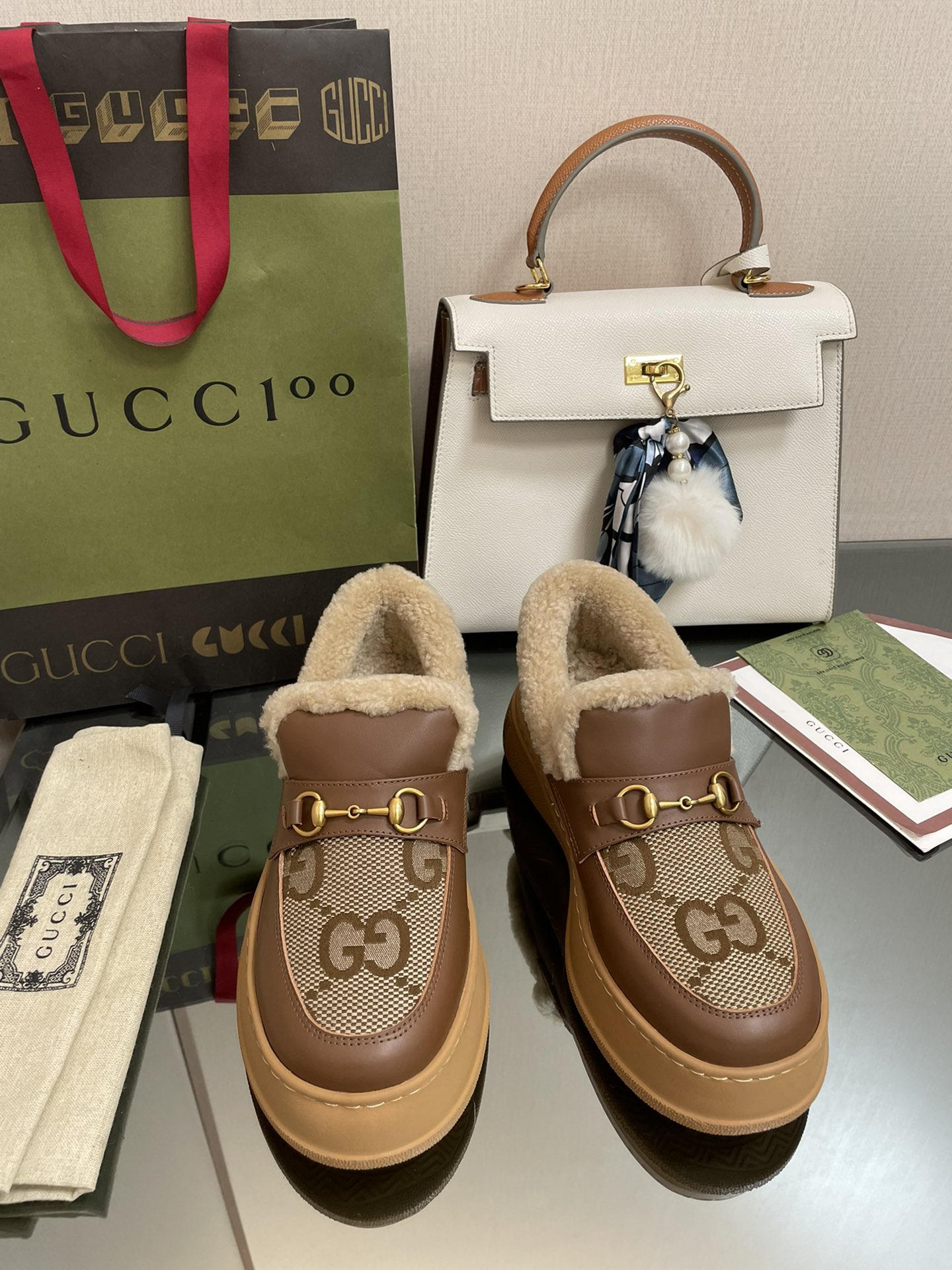 Gucci Stivali da Neve Oro Verde Giallo Ricamo Pelle di vitello bovina Gomma pecora Lana Collezione invernale