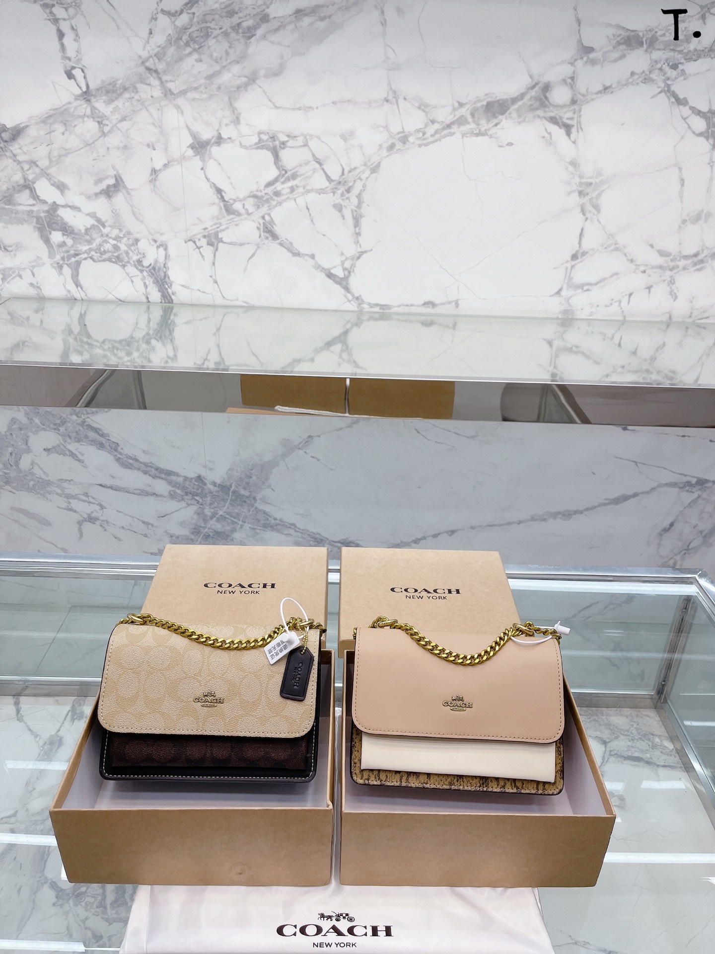 J0 拼色链条包 COACH/ Coach 蔻驰 女包Klare翻盖链条包斜挎包风琴盒子 21 14cm 配盒子