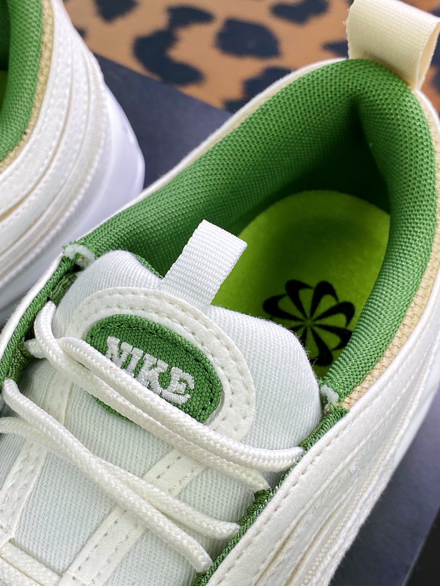 220  Air Max 97 SE”Sun Club”复古气垫百搭休闲运动慢跑鞋DM8588-100