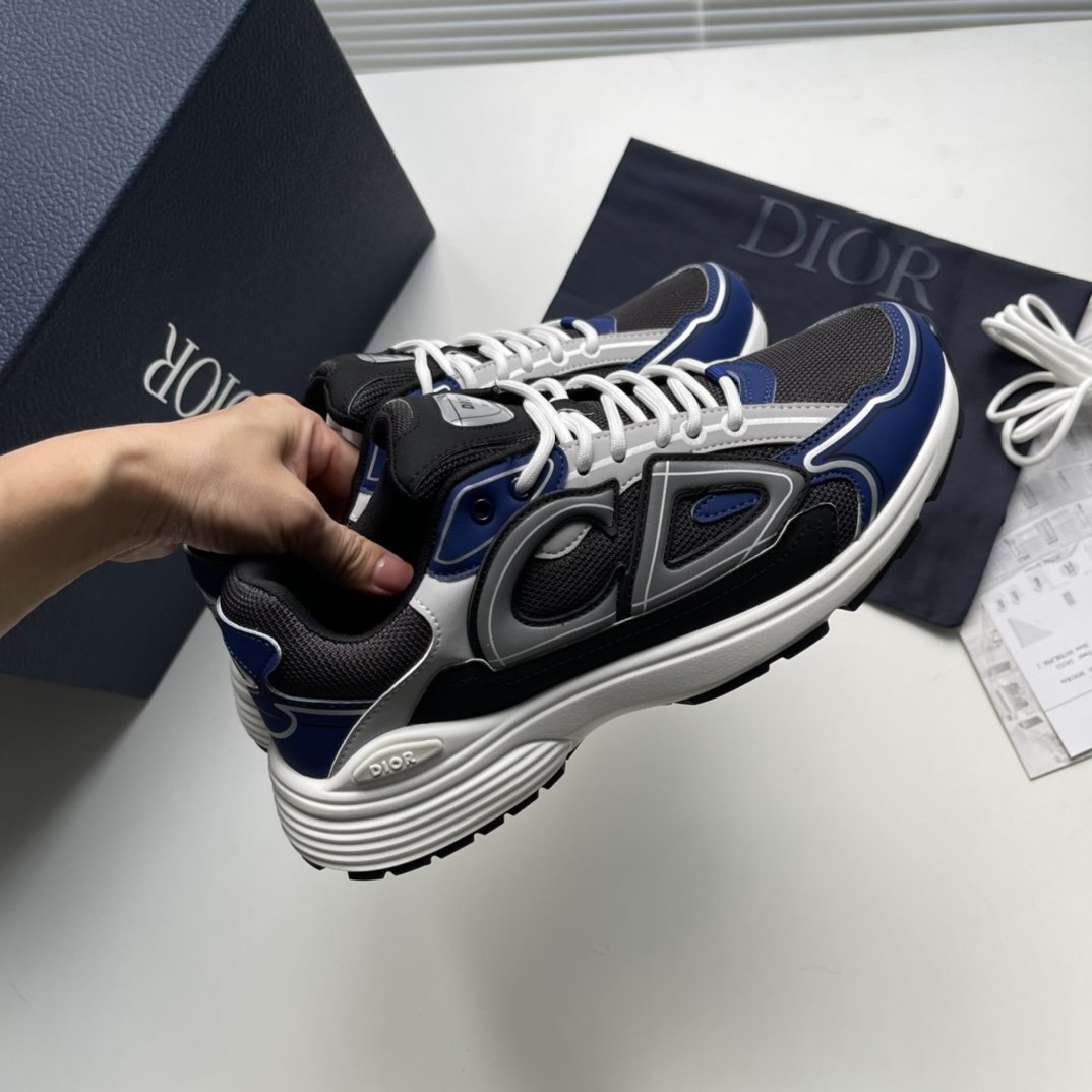 D家新款B30低帮运动鞋采用网眼织物