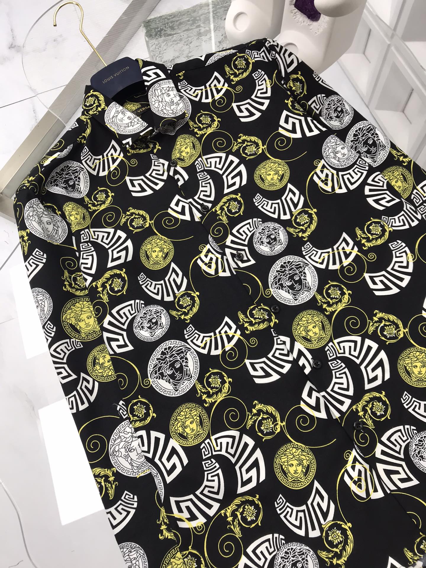 Luxury Versace Long Sleeve Shirt: High-Density Fabric, Laser-Cut, Imported Resin Details. - 图片 3