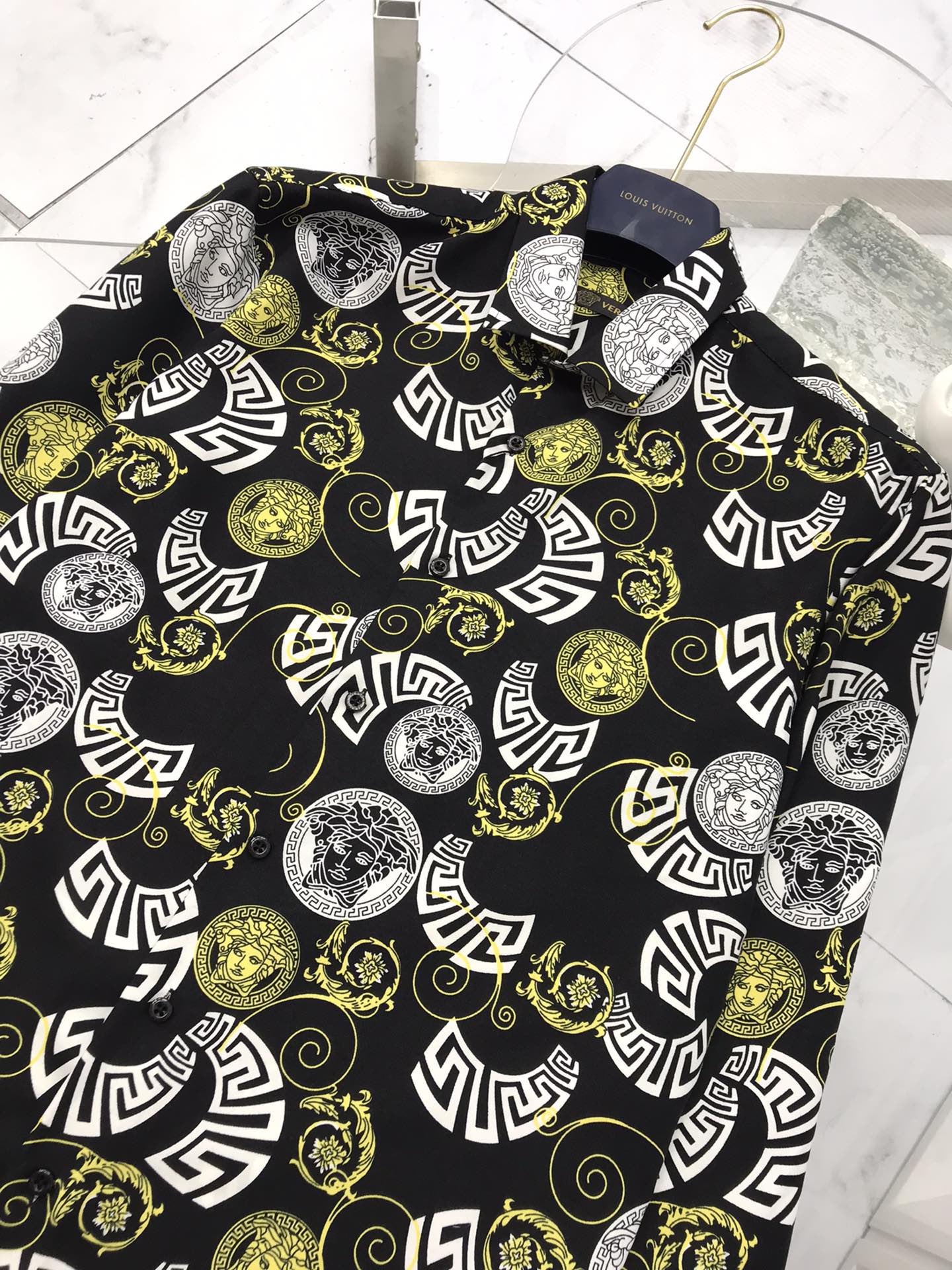 Luxury Versace Long Sleeve Shirt: High-Density Fabric, Laser-Cut, Imported Resin Details. - 图片 4