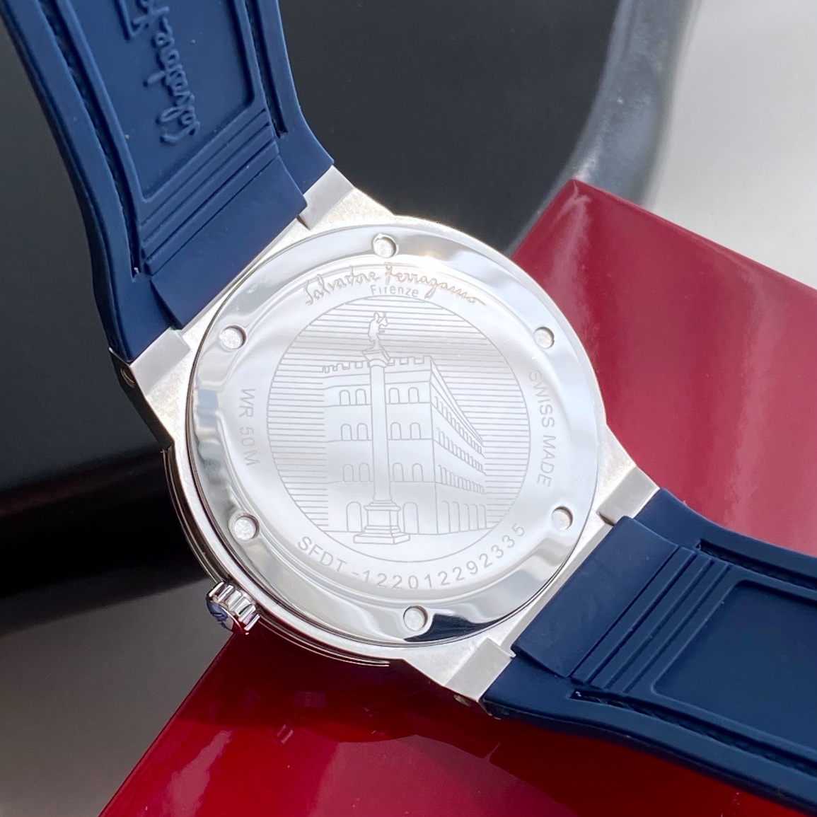 Ferragamo F-80 Slim Series Men’s Watch: Elegant Design, Quality Craftsmanship, Modern Masculinity - 图片 7