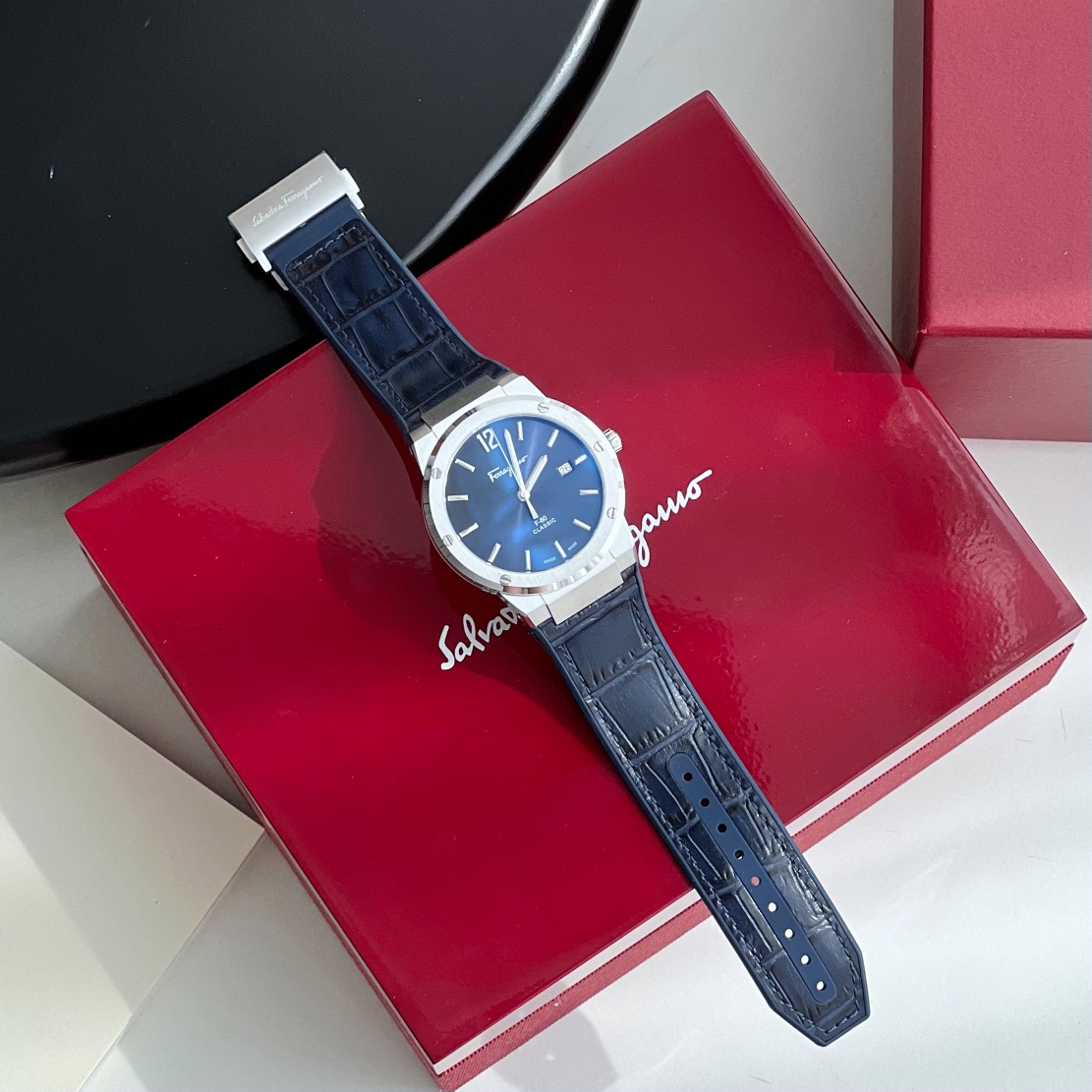 Ferragamo F-80 Slim Series Men’s Watch: Elegant Design, Quality Craftsmanship, Modern Masculinity - 图片 3