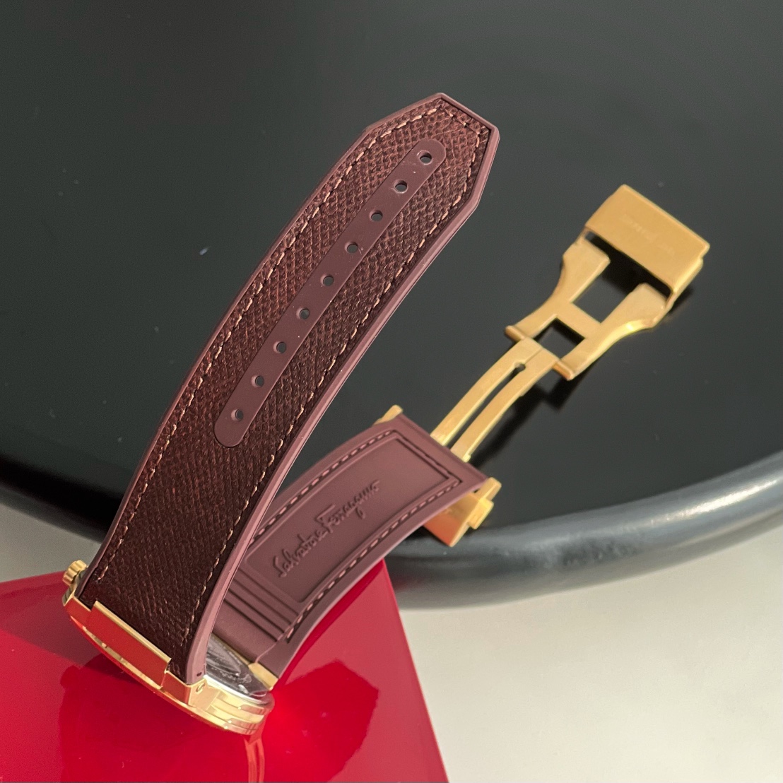 Ferragamo F-80 Slim Series Men’s Watches: Elegant Fashion with Swiss Precision - 图片 9