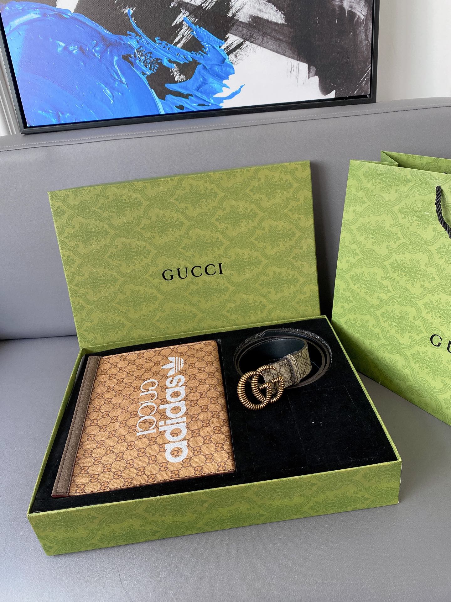 I5 Gucci 古奇 高端二合一礼盒 手拿包腰带 高端品质 采用精湛镶嵌细工,实物拍摄 原厂原版面料 配送小票 礼品袋 高端礼盒