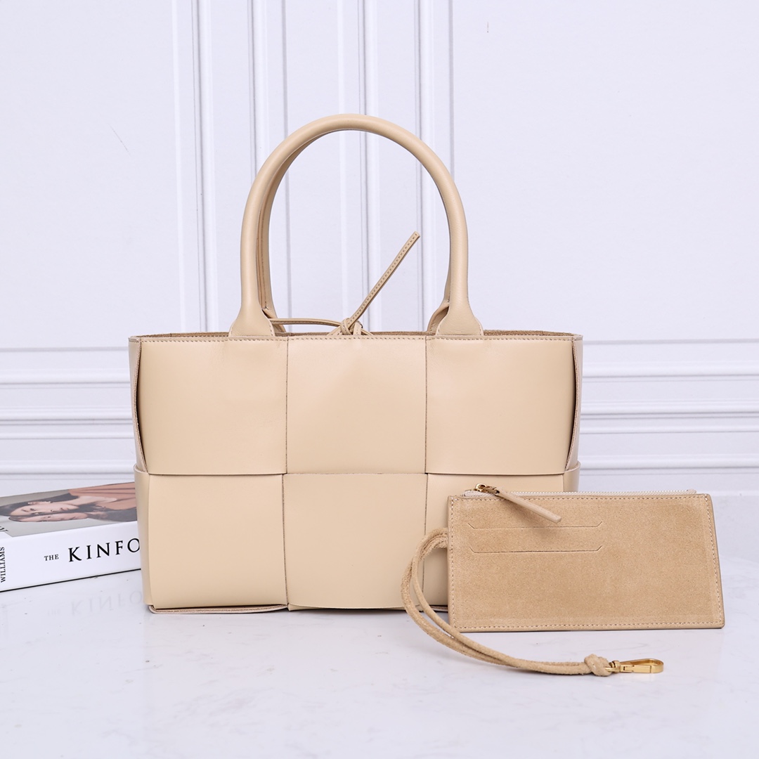Bottega Veneta Intrecciato Tote Bag Small Oat