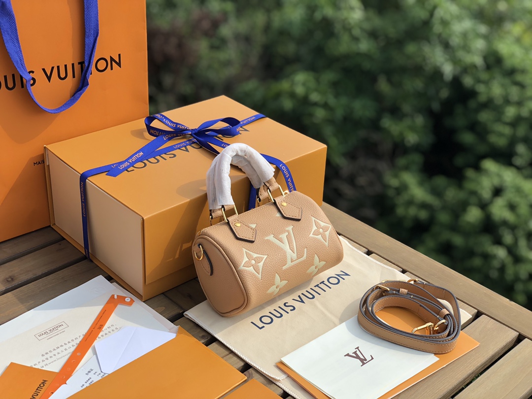 🌼 m81457尺寸16*11*9cmLv nano s🌼Peedy2022年秋冬新款来了~~炒鸡治愈的