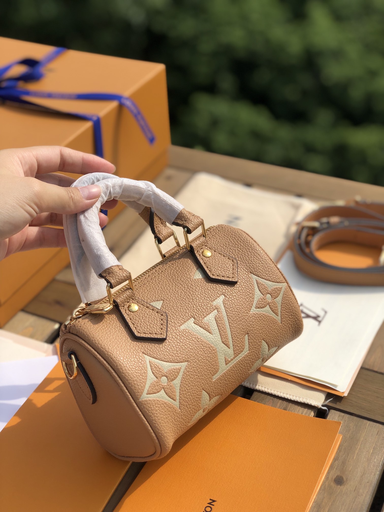 🌼 m81457尺寸16*11*9cmLv nano s🌼Peedy2022年秋冬新款来了~~炒鸡治愈的